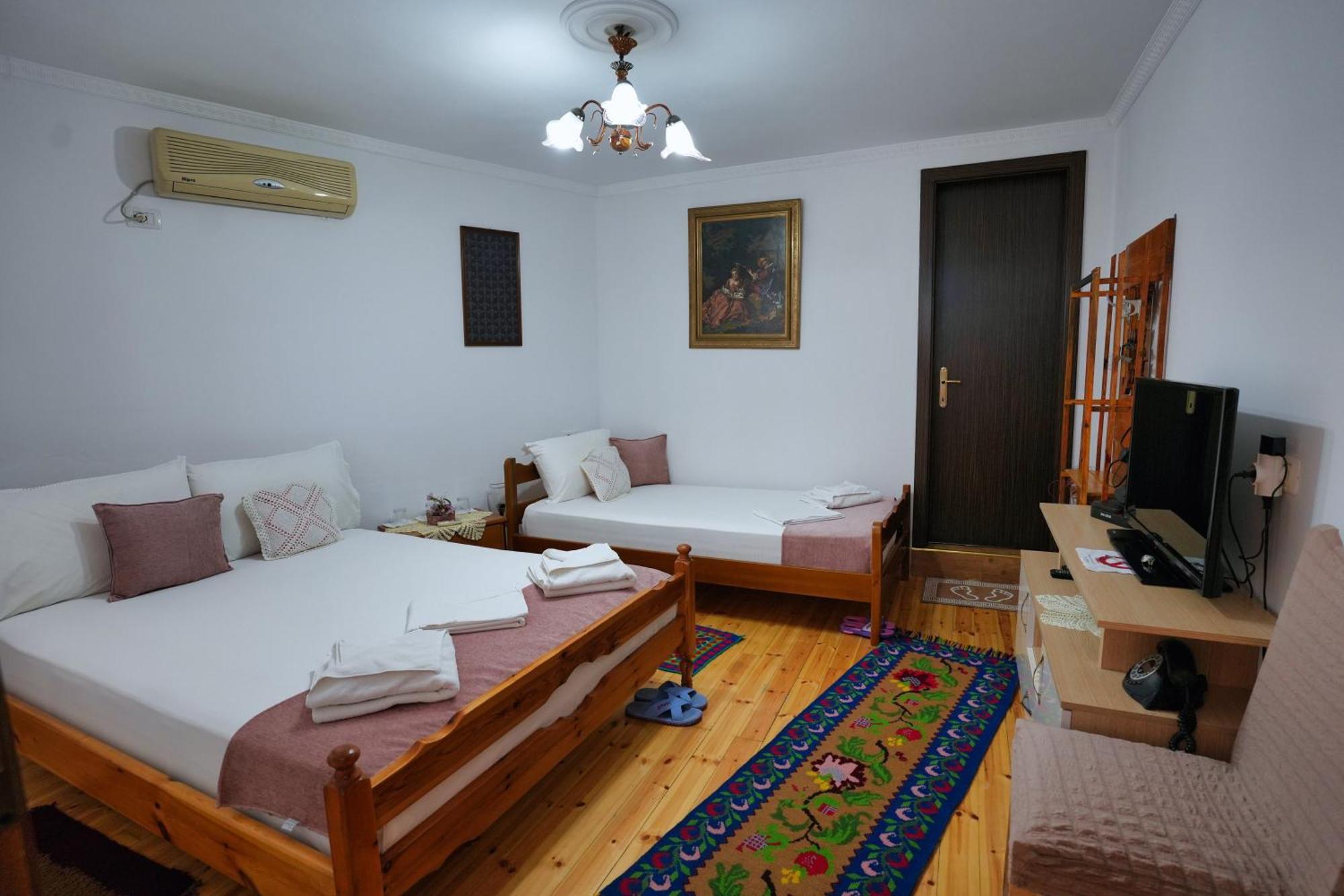 Denis Pensjonat Gjirokastra